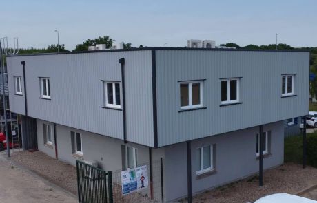 Bureaux de 120 m² à Atton construits en ossature métallique légère – projet réalisé par SWEELCO et TH Concept.