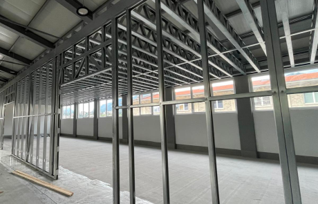 Projet “Boîte dans la boîte” en Suisse : 1 500 m² en ossature métallique légère SWEELCO